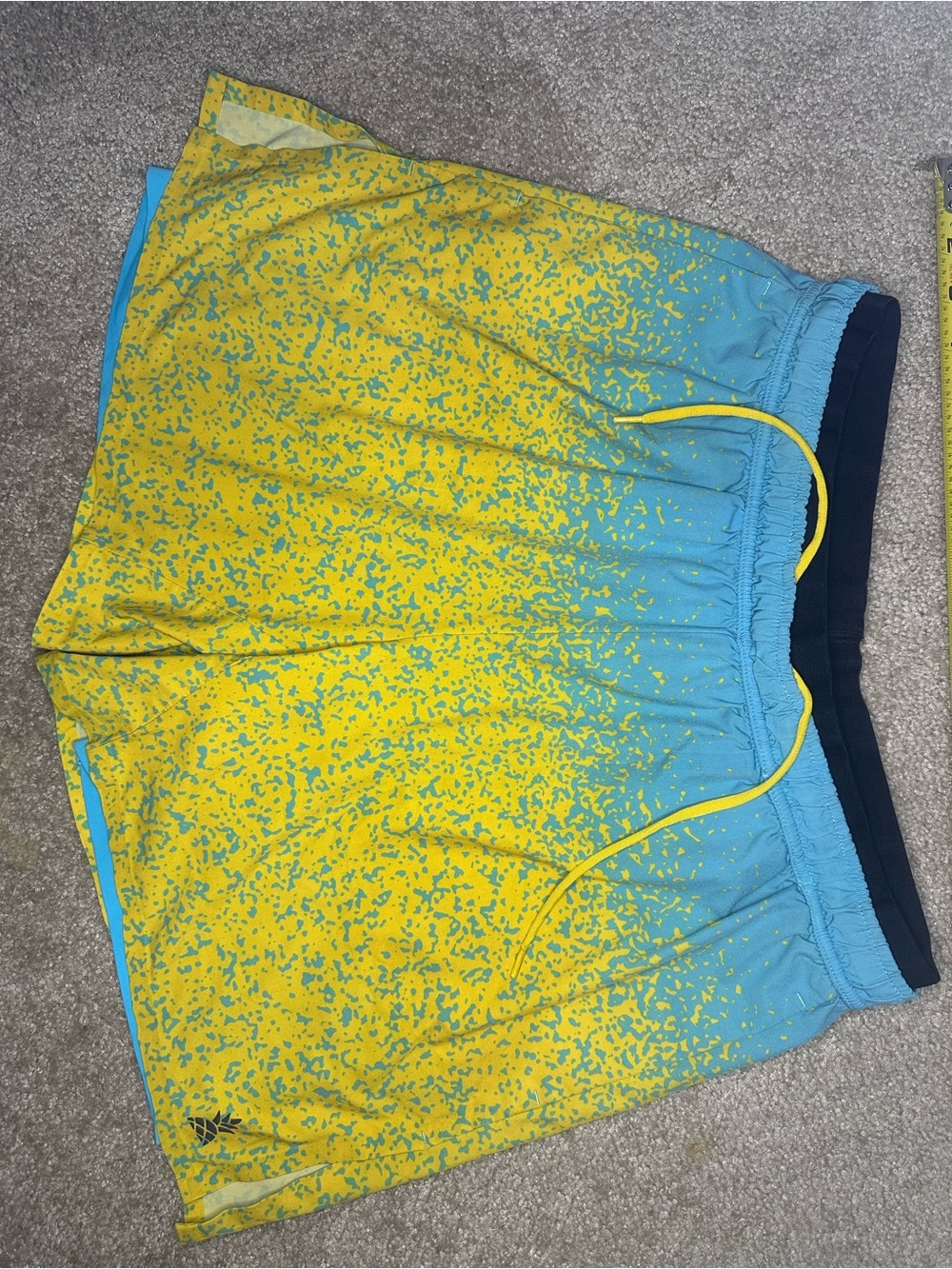 chubbies Yellow and Turquoise Gradient Athletic Shorts